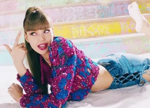 LALISA - nỗ lực làm hình mẫu một "idol toàn năng" bất thành của Lisa