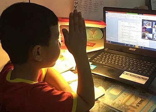 'Nhìn lịch học online của trẻ lớp 1 Hà Nội, là giáo viên tôi còn phát hoảng'