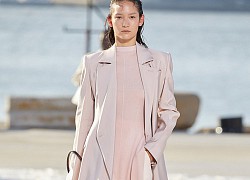 NTK gốc Việt diễn New York Fashion Week