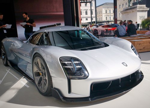 Cận cảnh Porsche 919 Street phiên bản concept bằng đất sét tại Triển lãm IAA 2021