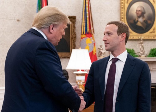 Trump: Mark Zuckerberg từng đến Nhà Trắng nịnh nọt tôi