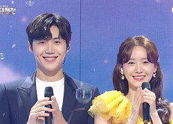 Bắt gặp Kim Seon Ho lên phố song ca với Yoona (SNSD), Shin Min Ah cứ "làm giá" đi giờ ngồi đó mà tiếc!