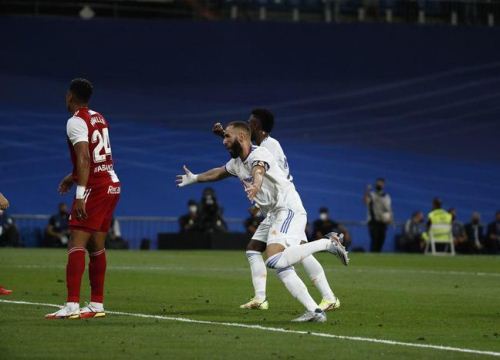 Benzema lập hat-trick, Real Madrid mở hội ngày trở lại Bernabeu