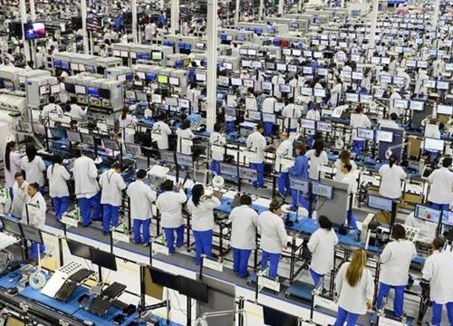 Foxconn tuyển kỷ lục 10.000 nhân công một ngày sản xuất iPhone 13