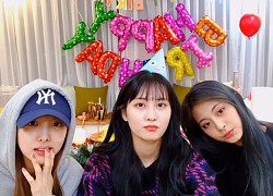 Hai thái cực đằng sau những buổi livestream của idol Kpop: Công ty thót tim, fan mừng ra mặt