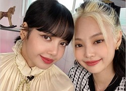 Jennie đăng hình chứng minh tình chị em với Lisa