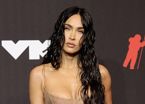 Megan Fox và dàn sao mặc gợi cảm trên thảm đỏ MTV VMAs 2021