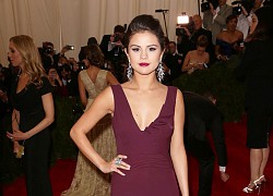 Nhắc đến Selena Gomez tại Met Gala, netizen nhớ nhất màn trang điểm "chết trôi" nhưng cô còn có loạt outfit đẹp khuynh thành khác nữa