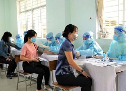 Sau 2 vụ tiêm vắc xin nhờ "ông anh", "tổ trưởng", Cần Thơ chấn chỉnh