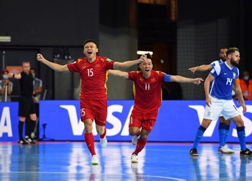 Tuyển futsal Việt Nam hạnh phúc vì chọc thủng lưới Brazil