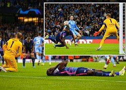 Bàn phải lưới hài hước ở Champions League khiến mạng xã hội dậy sóng