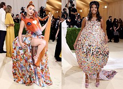 Dàn trang phục tệ nhất Met Gala 2021: Lông lá bờm xờm, "nai bò" khắp nơi, vườn quốc gia thu nhỏ đấy à?