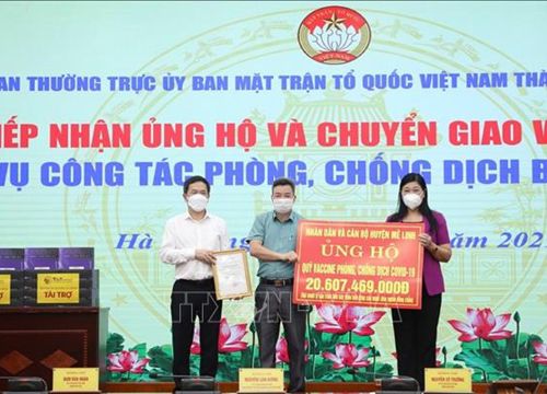 Hà Nội: Tiếp nhận tiền và hiện vật ủng hộ công tác phòng chống dịch