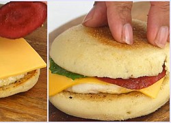 Món hamburger trứng đơn giản cho bữa sáng