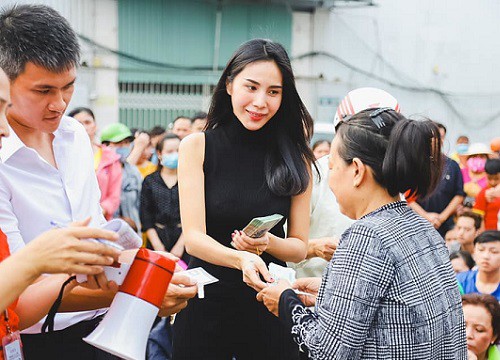 Thủy Tiên Công Vinh "ủ mưu" định hướng, lái dư luận ngay tại ngân hàng: Mời luật sư, báo chí nhưng thiếu kiểm toán?