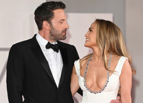 Ben Affleck: 'Tôi kinh ngạc trước sức ảnh hưởng của J.Lo'