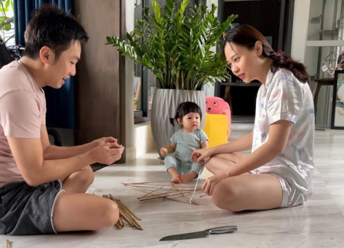 Cường Đô La và bà xã tự tay làm 1 thứ tặng ái nữ, đón Trung thu giản dị trong biệt thự sang chảnh khu nhà giàu