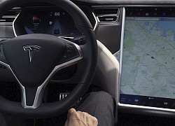 Để điều tra xe Tesla, cơ quan an toàn Mỹ đưa ra một yêu cầu bất thường