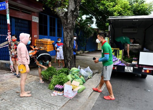 F0 khỏi bệnh, ngày đêm hỗ trợ người dân gặp khó trong dịch