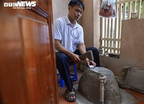 Hà Nội: Làng nghề Kiêu Kỵ rền vang tiếng búa dát vàng sau nhiều tháng yên ắng