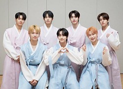 Ngắm nhìn loạt thần tượng K-pop diện hanbok đón Tết Trung thu