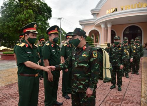 Quân khu 9 xuất quân hỗ trợ Kiên Giang phòng, chống dịch COVID-19