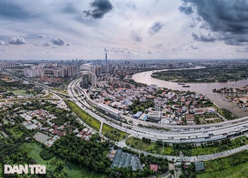 Bí thư TPHCM: "Không thể tiếp tục kéo dài giãn cách nghiêm ngặt"