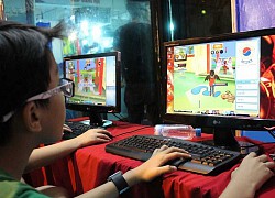 Cha mẹ đau đầu khi phát hiện con vừa học trực tuyến vừa chơi game