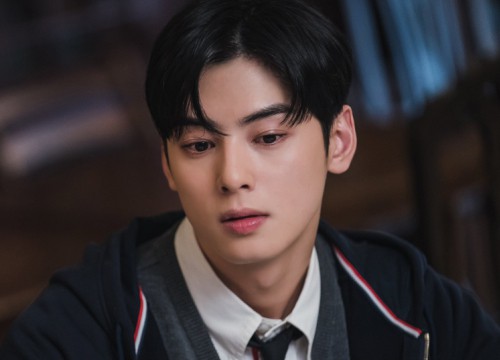 'Mỹ nam đẹp hơn hoa' Cha Eun Woo tậu penthouse ở tuổi 24