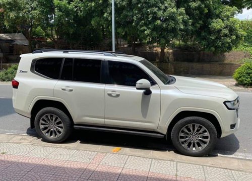 Người Việt chi hàng trăm triệu đồng độ bánh xe Toyota Land Cruiser 2022