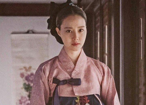 Hanbok cách tân và truyền thống: BLACKPINK tạo trend nhưng có người ấn tượng hơn, Song Hye Kyo và Lee Young Ae sang hết chỗ nói