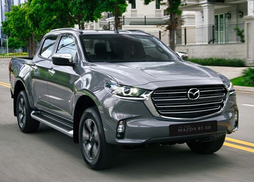 Mua bán tải Nhật, chọn Mazda BT-50 hay Toyota Hilux?