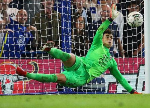 'Người nhện' Kepa cứu Chelsea loạt luân lưu, Tottenham thoát hiểm League Cup