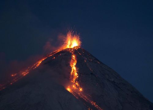 Núi lửa mạnh nhất Trung Mỹ phun trào trở lại tại Guatemala