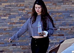 Selena Gomez và những lần khuynh đảo cõi mạng dù diện đồ nỉ: Ôi luộm thuộm mà hot thế này thì ai chẳng muốn!