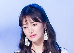 Song Hye Kyo có nhiều pha chạm đỉnh visual nhất là khi để tóc buộc nửa, ảnh chất lượng thấp cũng không "dìm" được nhan sắc tường thành