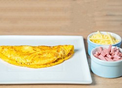10 phút làm trứng ốp lết nhân phô mai, thịt nguội