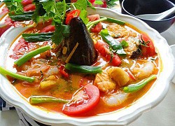 Cách làm đầu cá hồi nấu canh chua ngon thơm không tanh tí nào