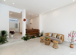 Căn nhà phố màu trắng gọn xinh ấm cúng của cặp vợ chồng trẻ Đà Nẵng có chi phí hoàn thiện 1,4 tỷ đồng