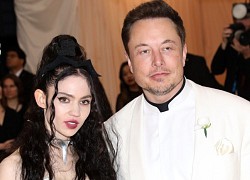 Elon Musk chia tay bạn gái ca sĩ