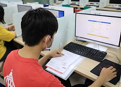 Học trực tuyến sinh viên vẫn phải 'kính thưa' đủ loại phí trên trời dưới đất