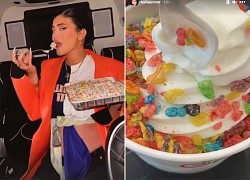 Kylie Jenner nghén sữa chua lạnh và burger