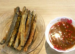 Món cá kèo chiên giòn chấm mắm me chua chua