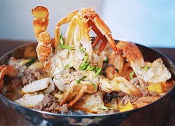 Món lẩu cua đồng hải sản thanh mát cho ngày nắng