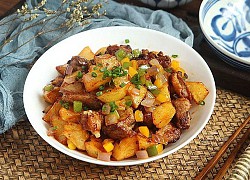 Món sườn xào khoai tây mềm ngọt lạ miệng