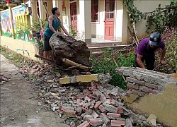 Người dân dưới chân núi Khe Tương mong sớm được di ra khỏi vùng nguy hiểm