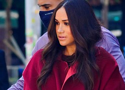 Meghan Markle đổi từ phong cách Hoàng gia sang style như sao Hollywood, "đè bẹp" mẫu hãng nhờ mix đồ cao tay