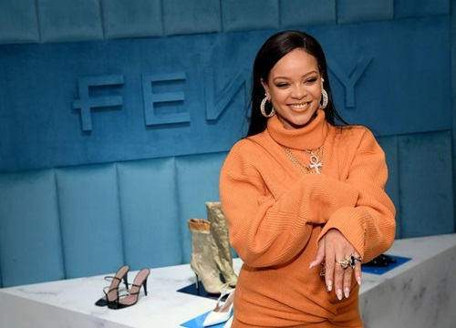 Rihanna nói về album mới "mọi thứ rất khác biệt": Fan tin thì tin không tin thì tin!