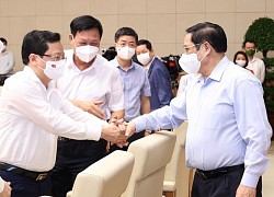 Thủ tướng: 'Sẽ hết nguồn lực nếu chỉ tập trung chống dịch'
