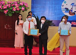 Tiếp nhận hơn 25 tỉ đồng hỗ trợ học sinh Bình Phước học trực tuyến